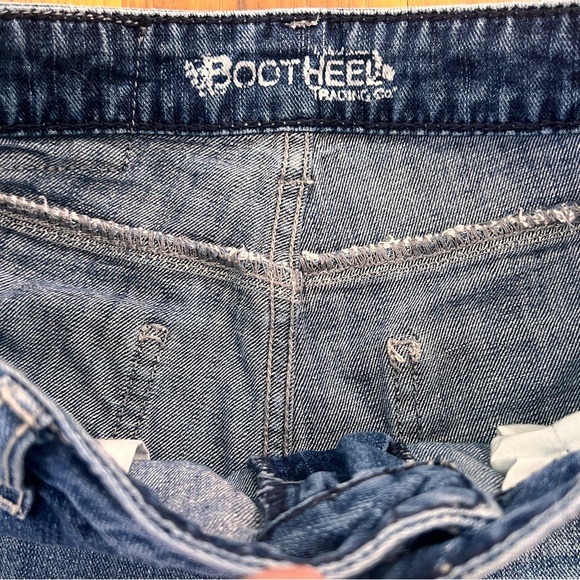 BootHeel Trading Co. Fairfax High Rise Slit Side Denim Jean Shorts – Size 27 - Picture 15 of 16